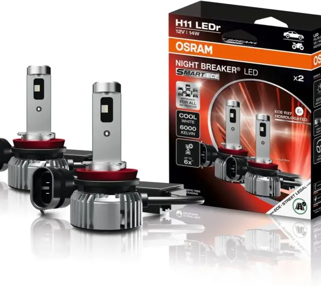 Dwa nowoczesne światła przeciwmgielne przednie LED OSRAM Night Breaker LED Smart ECE w opakowaniu.