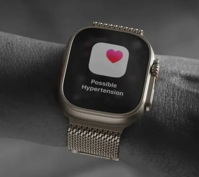 Zegarek watchOS pokazuje powiadomienie o możliwym nadciśnieniu.