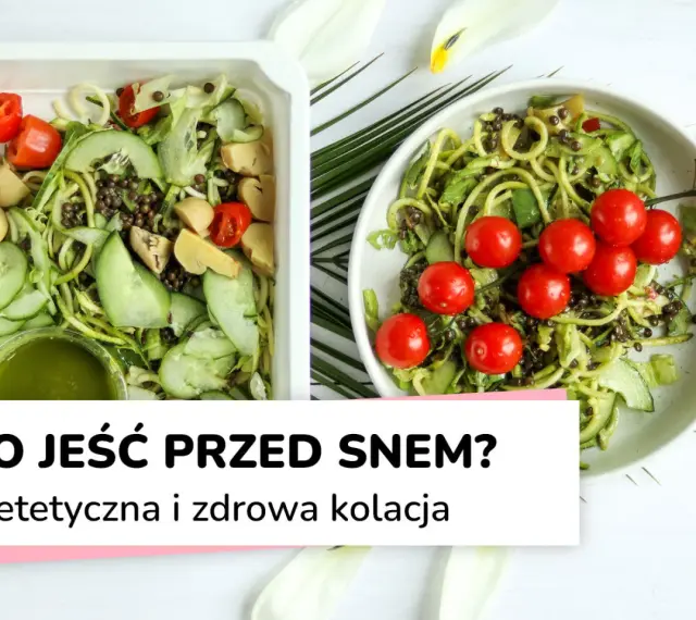 Dwie porcje lekkostrawnej kolacji: sałatka z cukinii, pomidorków i soczewicy. Idealna na wieczór.