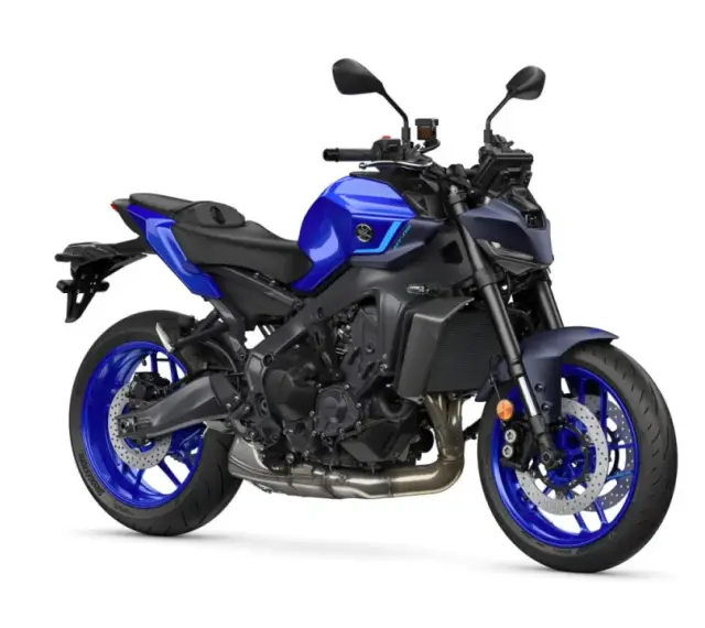 Niebieski motocykl Yamaha MT-09 z ciemnografitowymi elementami. Sprawdź yamaha mt-09 dane techniczne.