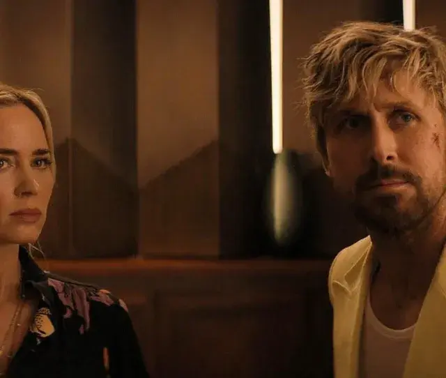 Emily Blunt i Ryan Gosling w scenie z filmu, który można obejrzeć w ramach ale kino program tv.