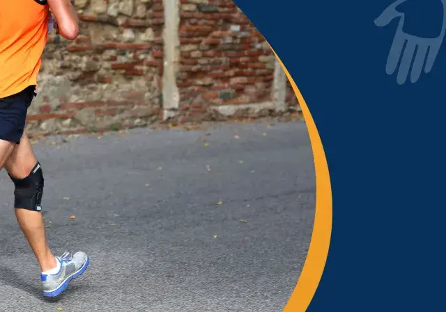 Läufer mit Kniebandage beim Joggen. Eine Kniebandage beim Joggen kann sinnvoll sein, um Stabilität zu geben und Schmerzen vorzubeugen.