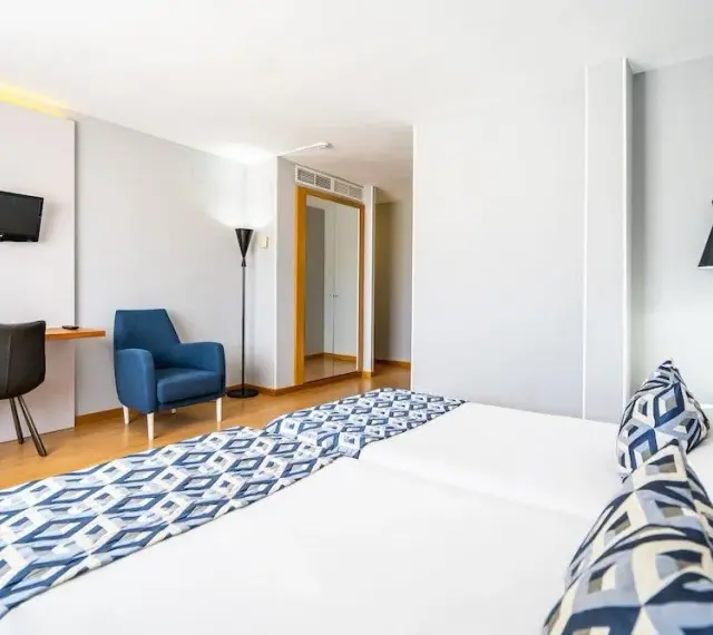 Hotel Beleret: Comodidad y buenas reseñas cerca del centro de Valencia