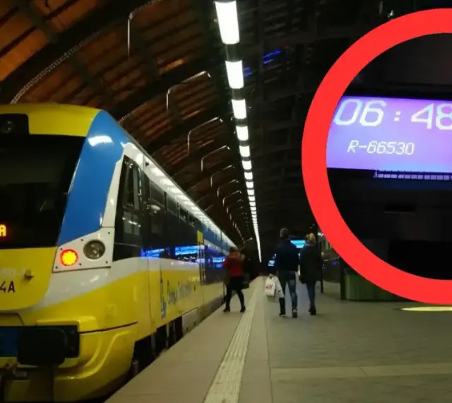 Pociąg Nysa na peronie, gotowy do odjazdu do Wrocławia. Na tablicy informacyjnej widnieje godzina 06:48 i cel podróży.