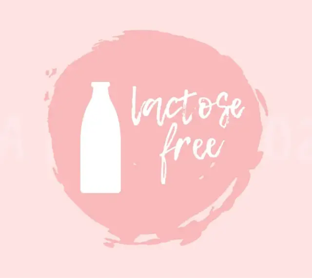 Grafika z butelką i napisem "lactose free" na różowym tle. Czy kefir ma laktozę? Ta grafika sugeruje, że tak, można znaleźć produkty bez laktozy.