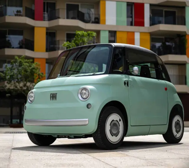 Nowy Fiat Topolino, uroczy miejski samochód, zachwyca swoim designem. Sprawdź jego atrakcyjną fiat topolino cena!