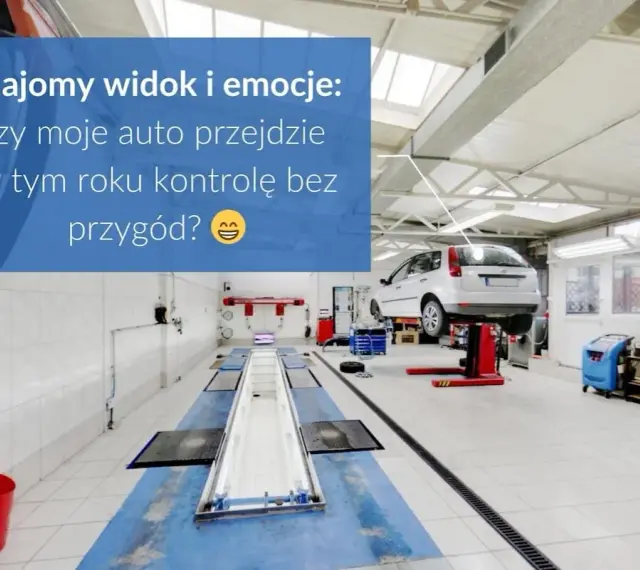 Warsztat samochodowy z podnośnikiem, na którym stoi auto. Czy przegląd techniczny samochodu co sprawdzają, zakończy się sukcesem?