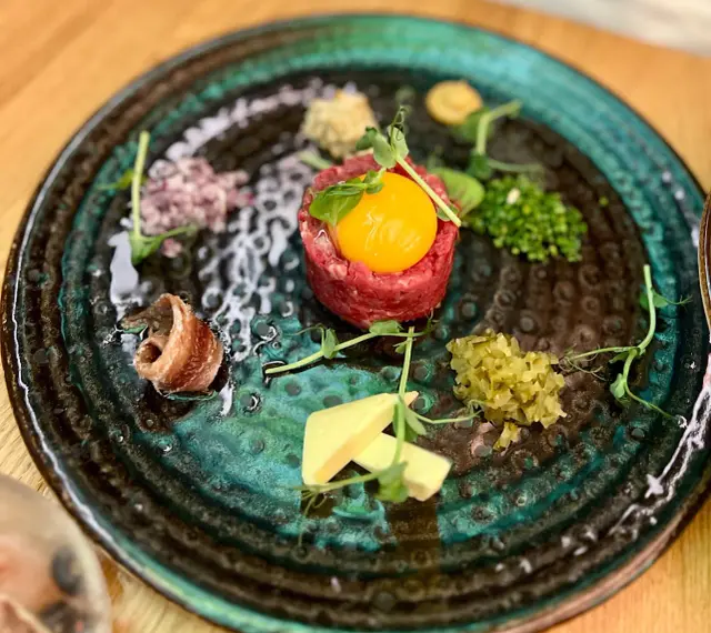 Zobacz niezwykłe zdjęcia Butcher Grill w Krakowie – atmosfera i jedzenie