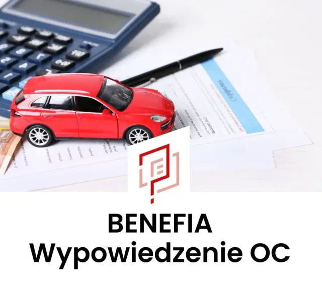 Czerwony samochodzik, kalkulator i dokumenty symbolizują benefia wypowiedzenie OC.