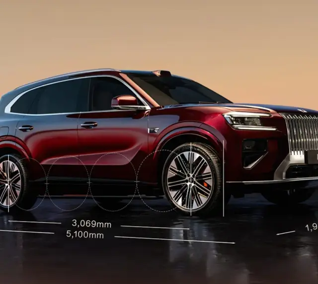 Elegancki, ciemnoczerwony SUV Zeekr 8X z wymiarami 5,100 mm długości i 1,998 mm szerokości, gotowy na podbój dróg w Polsce.