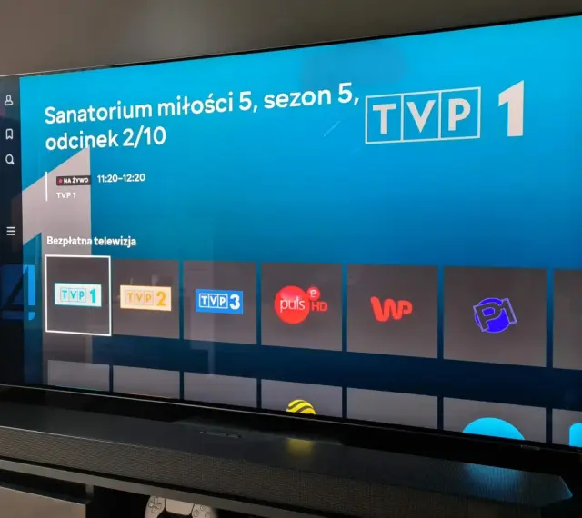 Na ekranie telewizora "Sanatorium miłości 5", odcinek 2/10. Widzę, że tv za free naprawdę działa, bo dostępne są kanały takie jak TVP1, TVP2, TVP3 i inne.