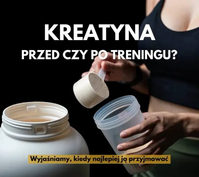 Kreatyna przed czy po treningu? Dwie dłonie przygotowują suplement, wyjaśniając, kiedy najlepiej ją przyjmować.