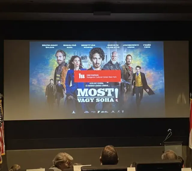 Plakat filmu "Most! Vagy Soha" z aktorami, hasłem "teraz albo nigdy" i logo Instytutu Liszta.