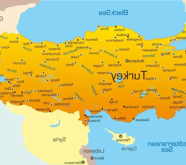 Mapa pokazuje, gdzie leży Turcja, otoczona przez Morze Czarne, Morze Śródziemne i sąsiadująca z Grecją, Bułgarią, Gruzją, Armenią, Iranem, Irakiem i Syrią.