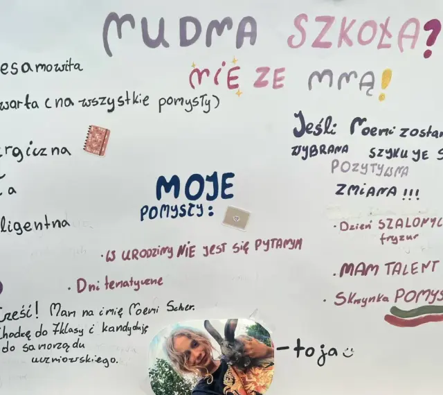 Fajne hasła wyborcze do samorządu szkolnego: "Mądra szkoła? Mie ze mną!", "Jeśli Poemi zostanie wybrana, szykuje się pozytywna zmiana!".