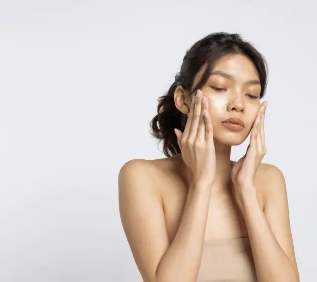 Peeling do cery trądzikowej: Enzymatyczny czy kwasowy BHA?