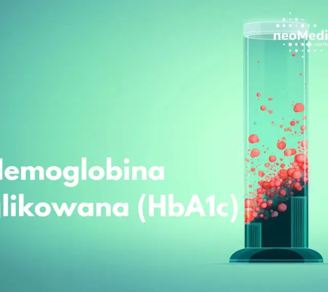 Szklana probówka z czerwonymi kropelkami i napisem "Hemoglobina glikowana (HbA1c)".