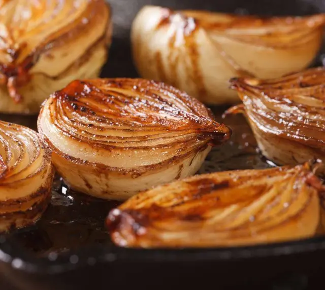 Cipolle caramellate bimby, dorate e succulente, pronte per arricchire ogni piatto.