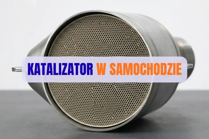 Metalowy element z widocznym plastrem miodu, czyli jak wygląda katalizator w samochodzie.