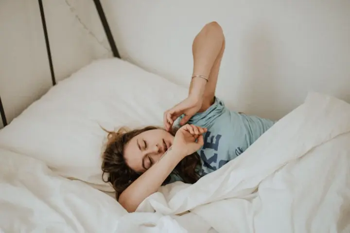Niedobór witaminy B12 objawy psychiczne: nie bagatelizuj tych sygnałów