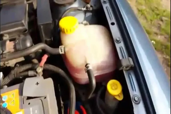 Jaki płyn do chłodnicy Opel Insignia? Uniknij kosztownych błędów