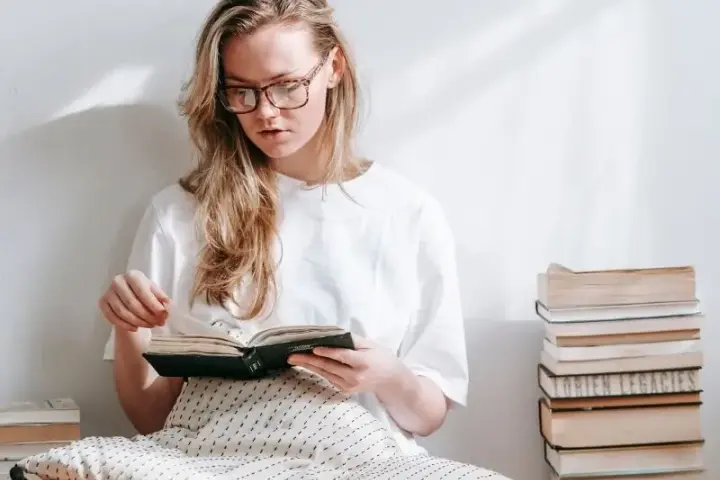 Co to jest porównanie i dlaczego ma kluczowe znaczenie w literaturze?