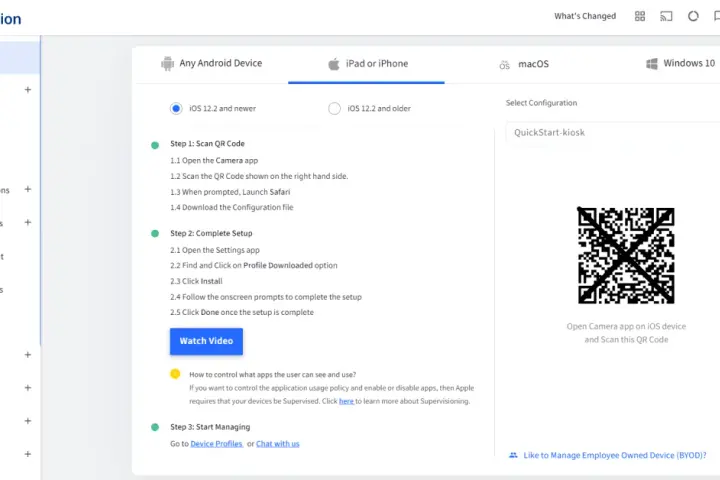 Instruktioner för att blockera hemsidor på iPhone med Scalefusion. Skanna QR-koden för att konfigurera enheten.