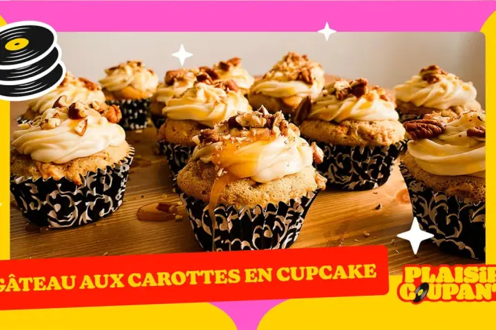 Douceurs de cupcake carotte, nappées de glaçage crémeux et de noix caramélisées. Un vrai plaisir gourmand !
