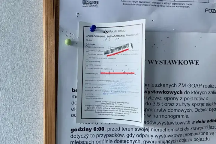 Awizo Poczty Polskiej: przesyłka polecona awizo, z informacją o odbiorze. Zawiadomienie o odpadach wystawkowych.