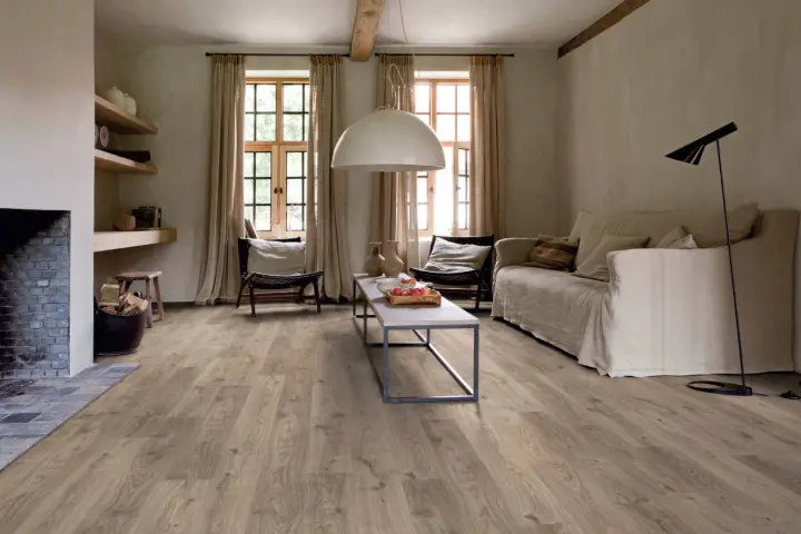 Jakie panele do salonu? Wybierz idealne: laminat, winyl, trendy!