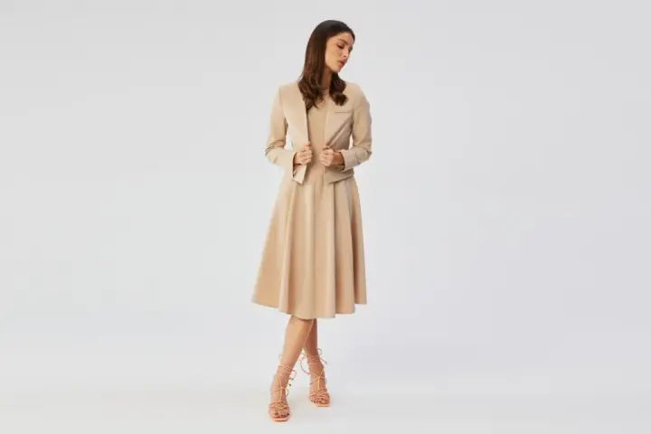 Jak ubrać się na komunię? Eleganckie stylizacje dla gości