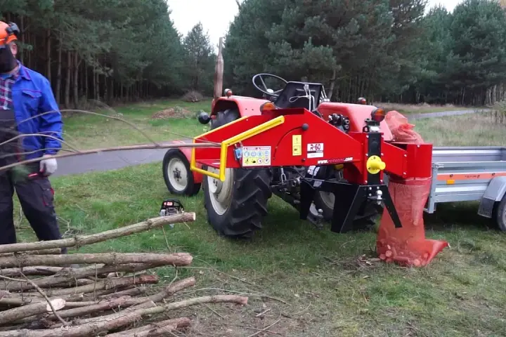 Rębak do ciągnika: Ursus C-330/C-360? Wybierz idealny model!