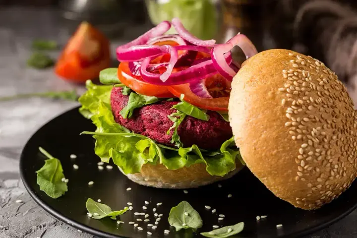 Warzywa do burgera: 20+ pomysłów na smak i teksturę idealną