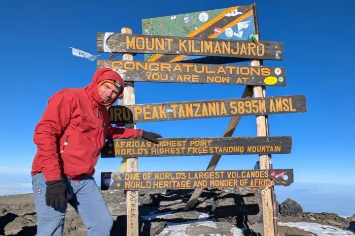 Szczyt Uhuru na Kilimandżaro, 5895 m n.p.m. Wyprawa na Kilimandżaro zakończona sukcesem!