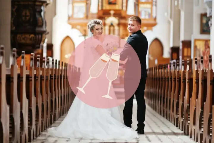 Para, kto nie może być świadkiem na ślubie kościelnym, to osoba nieochrzczona. Para młoda w kościele.