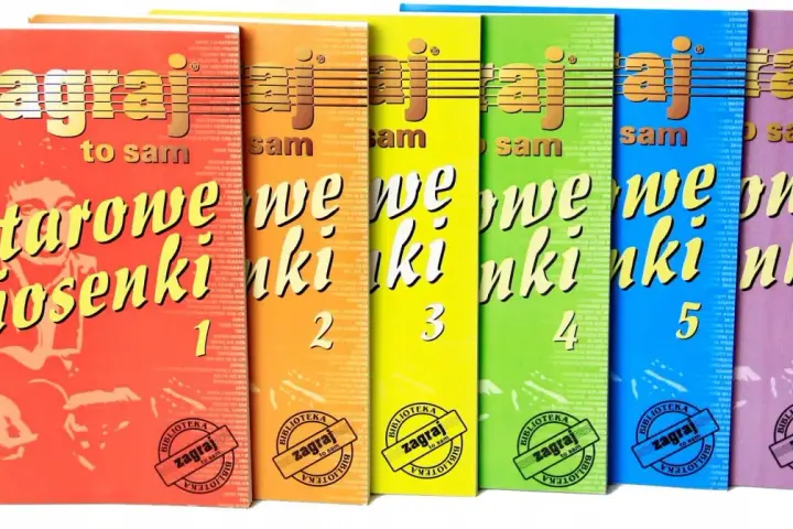 Zbiór zeszytów "Zagraj to sam" z piosenkami dla dzieci na gitarę, numery 1-6.