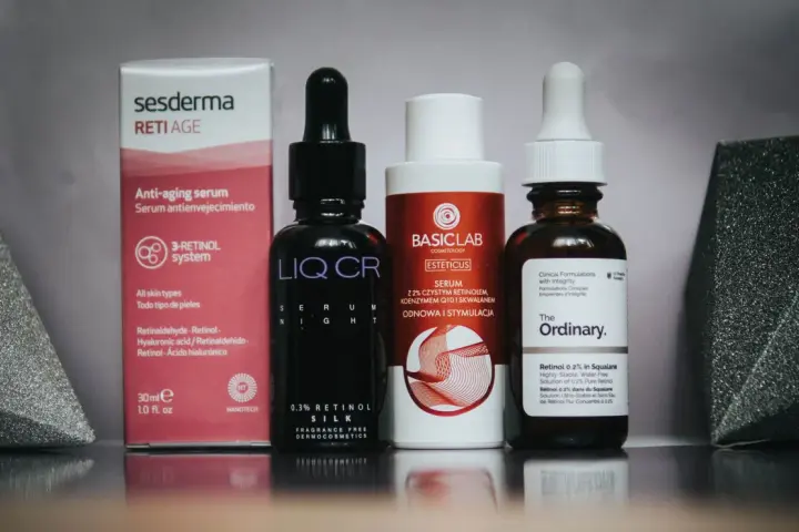 Retinol z HA: Co najpierw? Bezpieczna rutyna krok po kroku