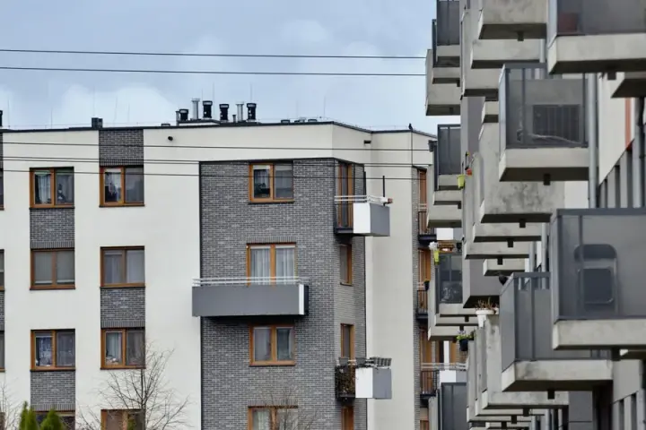 Czy za wynajem płaci się z góry? Oto, co musisz wiedzieć