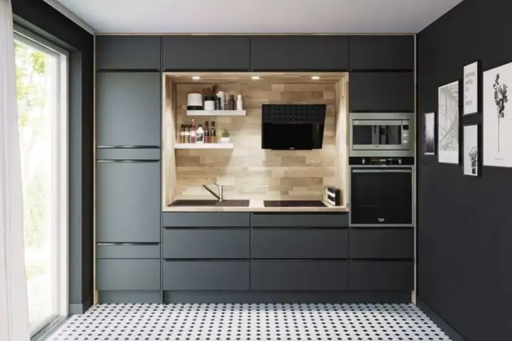 Cuisine moderne avec électroménagers encastrables et intégrables. La différence est subtile, mais l'intégration est plus discrète.
