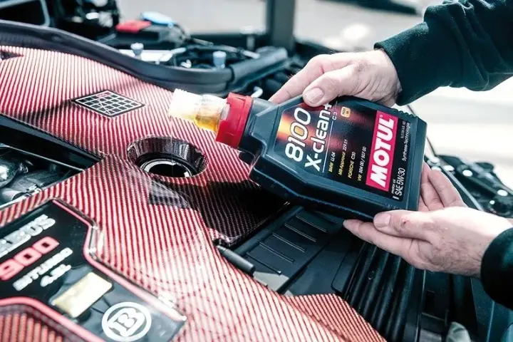 Jak skutecznie korzystać z motul wyszukiwarka do wyboru oleju?