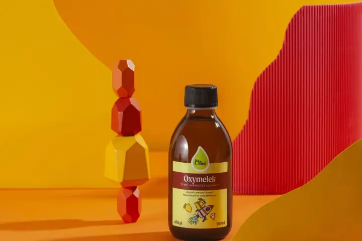 Butelka Oxymelek, żywy, niepasteryzowany produkt z warzyw i korzeni w occie jabłkowym. Idealny na start!