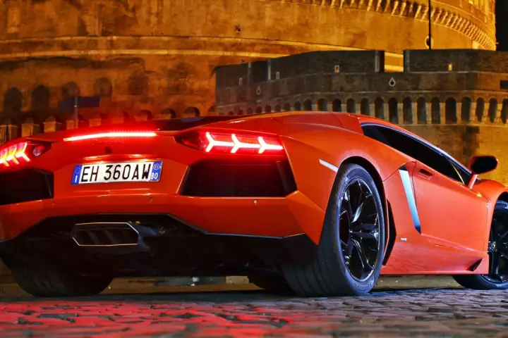 Ile kosztuje Lamborghini Aventador? Ceny i czynniki wpływające na wartość