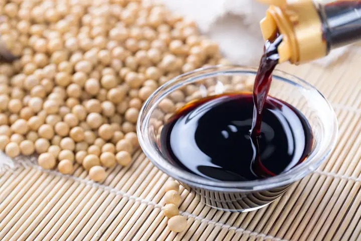 Jak smakuje sos sojowy? Umami, rodzaje i wybór idealnego!