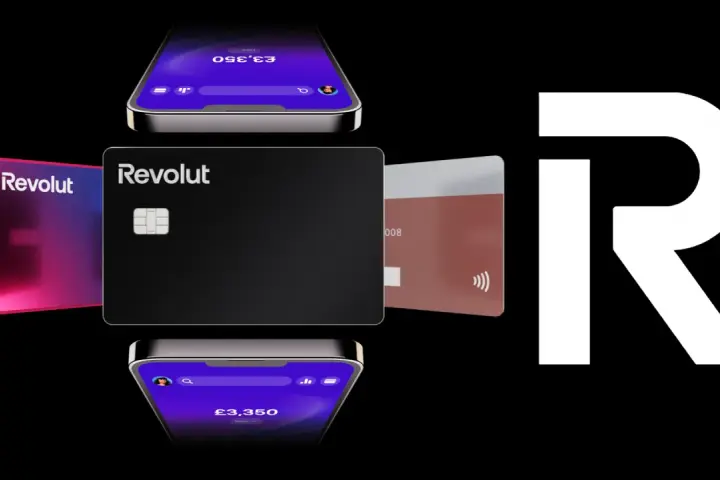 Chcesz wiedzieć, jak założyć kartę Revolut? Zobaczysz tu karty Revolut i telefony z aplikacją.