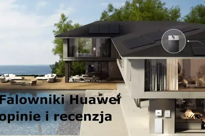 Nowoczesny dom z panelami słonecznymi na dachu i basenem. Falowniki Huawei 6kW zapewniają energię.