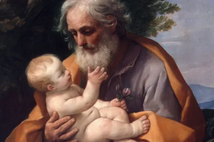 Święty Józef czule trzyma Dzieciątko Jezus, symbolizując opiekę i miłość. Obraz ten może inspirować do modlitwy do św. Józefa.