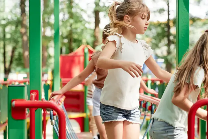 Od kiedy place zabaw dla dzieci? Kluczowe zmiany w przepisach bezpieczeństwa