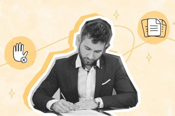Un homme signe un document, symbolisant la fin d'un contrat. L'image évoque le régime social et l'indemnité de rupture conventionnelle.