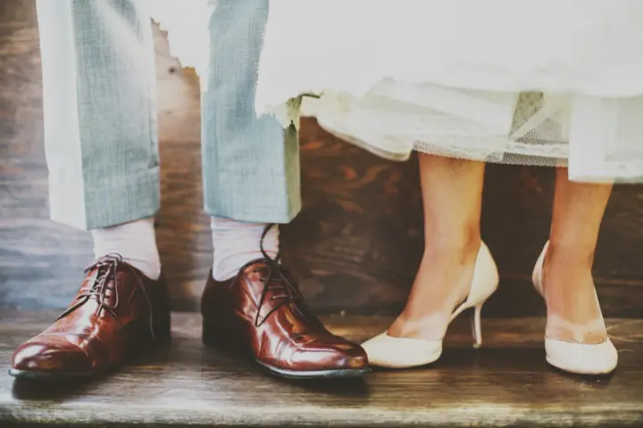 Co ubrać na wesele jako gość, aby wyglądać elegancko i stylowo?