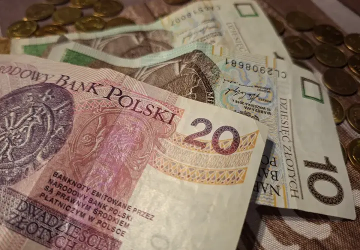 Renta rodzinna do kiedy? Wiek, nauka, praca i wyjątki (2026)